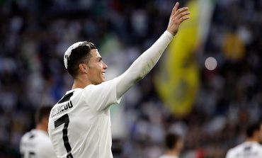 Presiden Napoli: Ronaldo Lebih Besar dari Allegri di Juventus