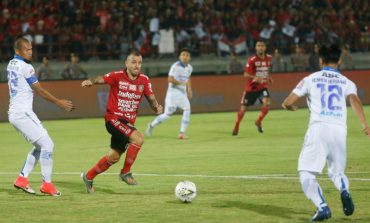 Rekor Kemenangan Beruntun Persib Terhenti di Markas Bali United