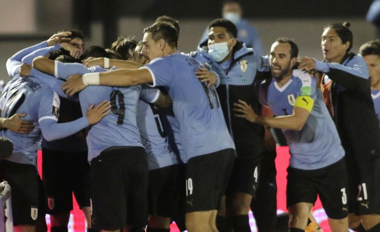 Uruguay Kalahkan Chile di Menit-Menit Akhir