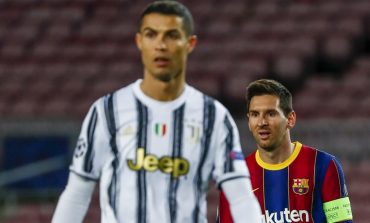 Momen Ketika Cristiano Ronaldo Merebut Bola dari Lionel Messi dengan Mudah