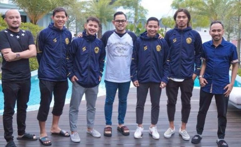 Arema FC Resmi Rekrut 4 Pemain Bintang, Salah Satunya Kapten Timnas Indonesia