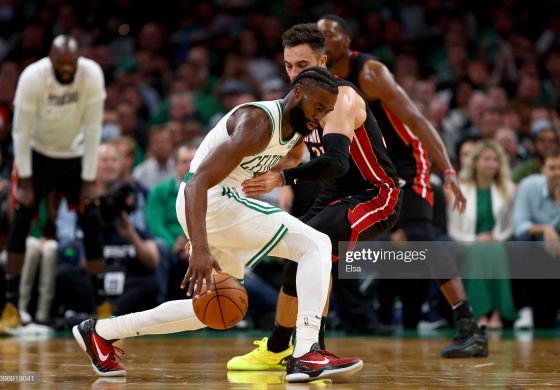 Boston Celtics dan Miami Heat Masih Sengit Imbang 2-2 di NBA Playoffs 2022