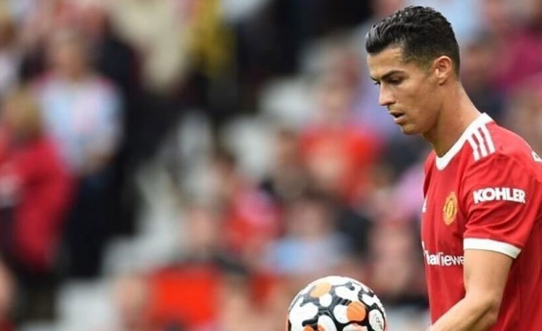 Tak Laku di Klub Besar, Ronaldo Coba-coba ke Napoli