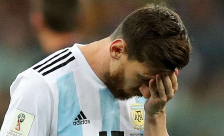 Messi Kenakan Mahkota untuk Mbappe, Meme Sindir Kekalahan Argentina image_title
