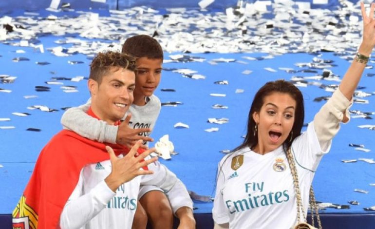 Cristiano Ronaldo Tersingkir dari Piala Dunia 2018, Sang Kekasih Malah Ketiban Rejeki Durian Runtuh