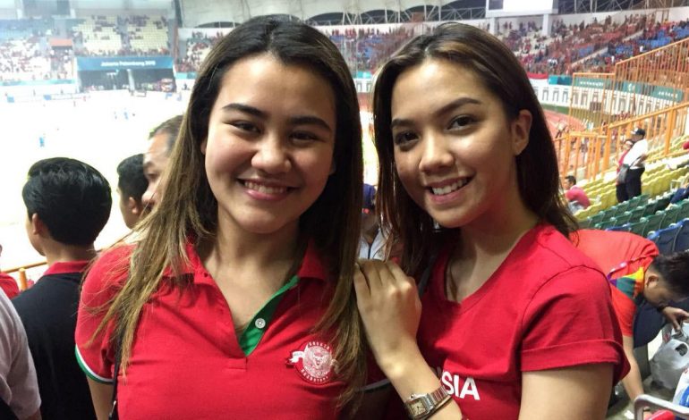 2 Suporter Wanita Cantik Ini Tak Kapok Nonton Timnas Indonesia U-23