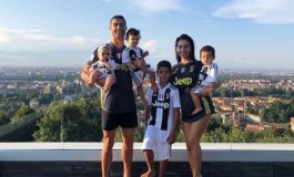 Topeng Menyeramkan Ronaldo dan Keluarga di Hari Halloween