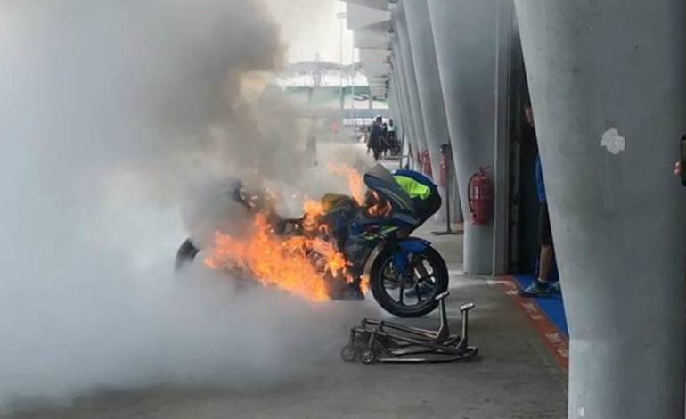 Ngeri! MotoGP Malaysia Belum Mulai, Motor Alex Rins Terbakar di Sepang