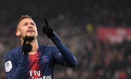 Paris Saint-Germain Singkirkan Pernak Pernik Berbau Neymar di Toko Resmi