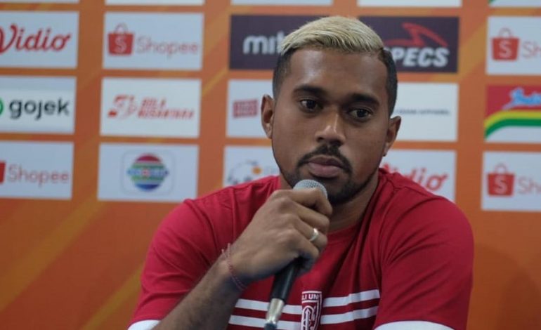 Kiper Bali United Bersemangat Bikin Tim Tersubur Mandul