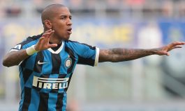 Inter Milan Perpanjang Masa Peminjaman Ashley Young