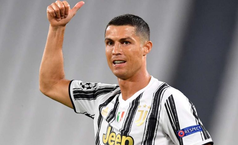 Ronaldo Jadi Pencetak Gol Terbanyak di Dunia