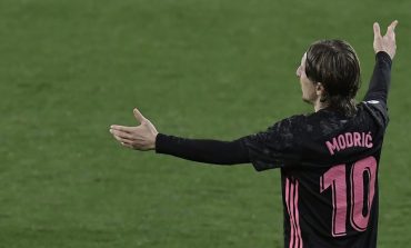 Florentino Perez Konfirmasi Luka Modric Bertahan di Real Madrid